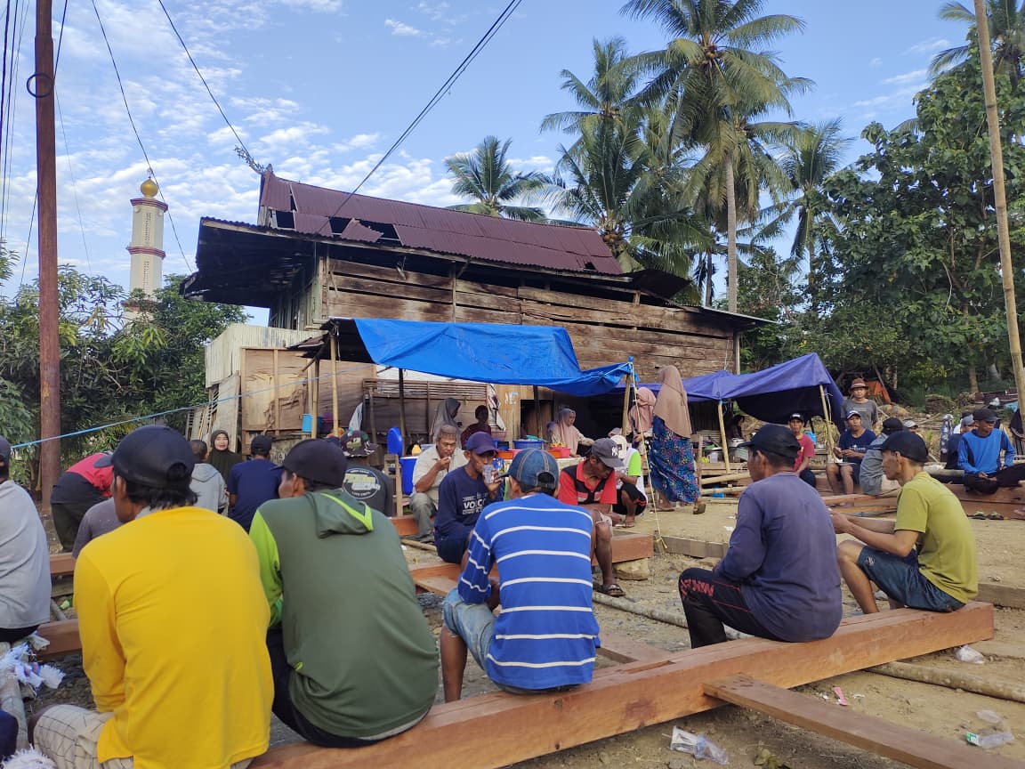 Semangat Gotong Royong Masyarakat Desa Mario Mappatettong Bola Baru Rumah Penerima Bantuan BSPS